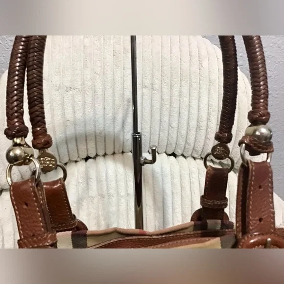 Burberry Bags - Picture 6 of 16